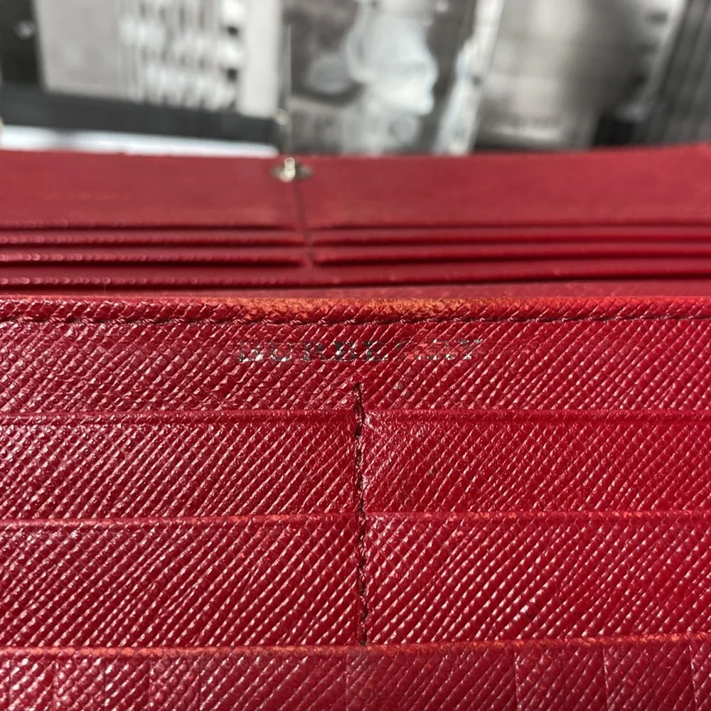 Authentic Burberry Long Leather Wallet_4
